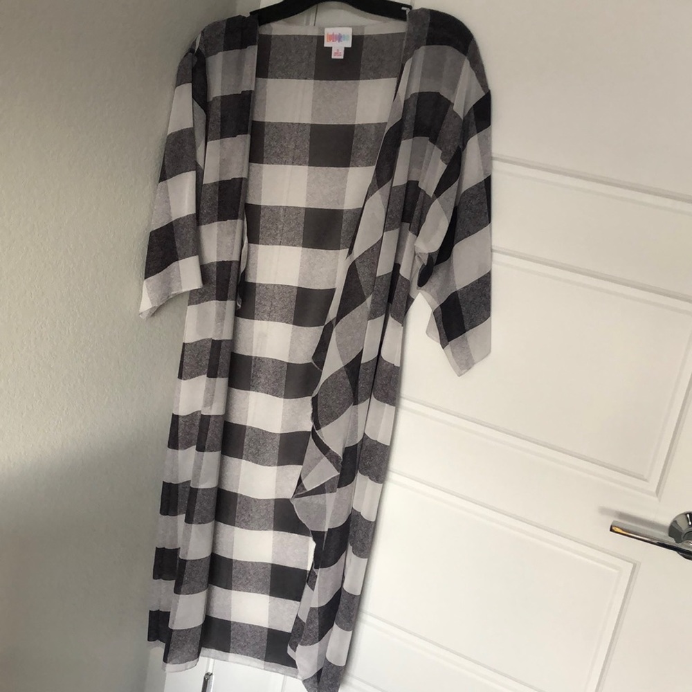 LuLaRoe Shirley sheer duster black & white plaid size small